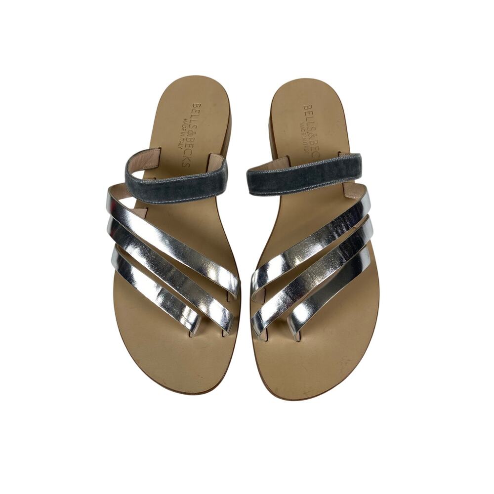 Belles and Becks Made in Italy Flat Silver Metallic Sandal Size 38 / US 7.5